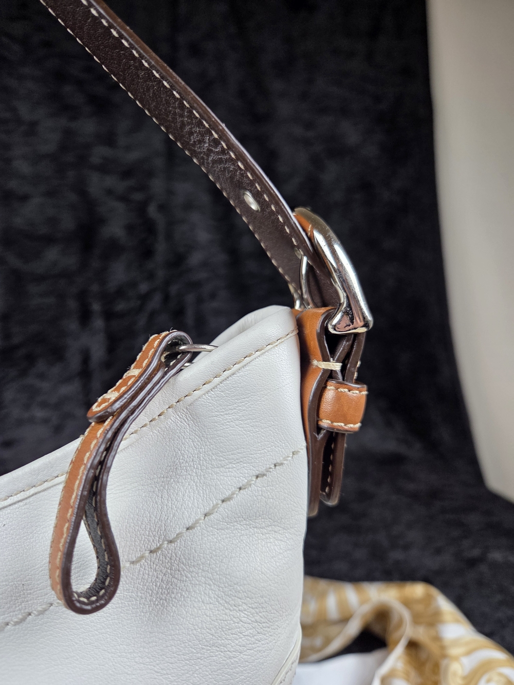 Coach Soho White Leather Hobo Shoulder Bag Buckle Strap Purse A05D-9547 - Picture 5 of 16